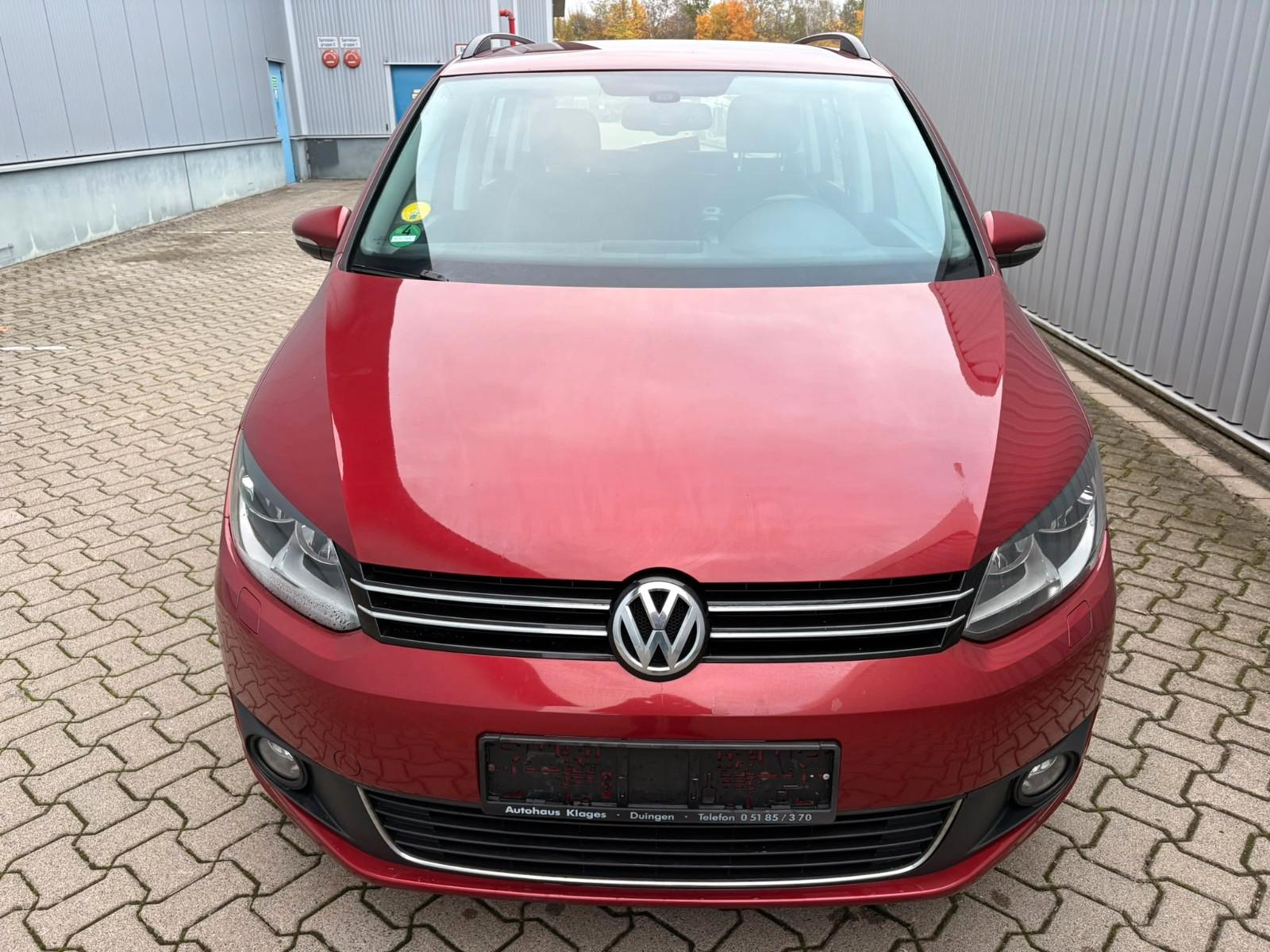 Volkswagen Touran 2014 — rear view