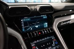 LAMBORGHINI Urus S | ANIMA | Pano | B&O Advanced | 23" LAMBORGHINI Urus S | ANIMA | Pano | B&O Advanced | 23"