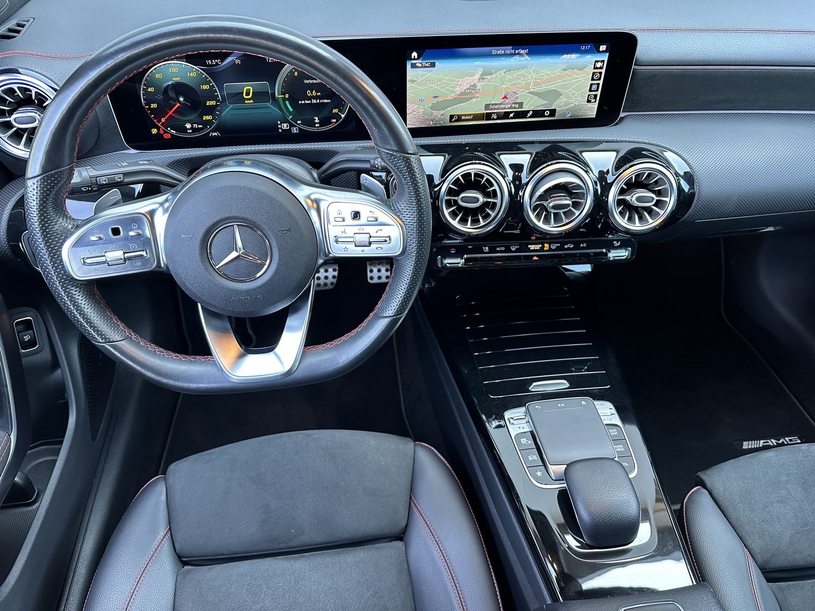 Fahrzeugabbildung Mercedes-Benz CLA 220 Shooting Brake d AMG-Line NAV+LED+KAM+PP