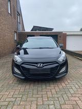 Hyundai i30 CW 1.6 CRDi (Kamera, Sitzheiz, Kupplung Neu) - Hyundai i30 Gebrauchtwagen in Braunschweig