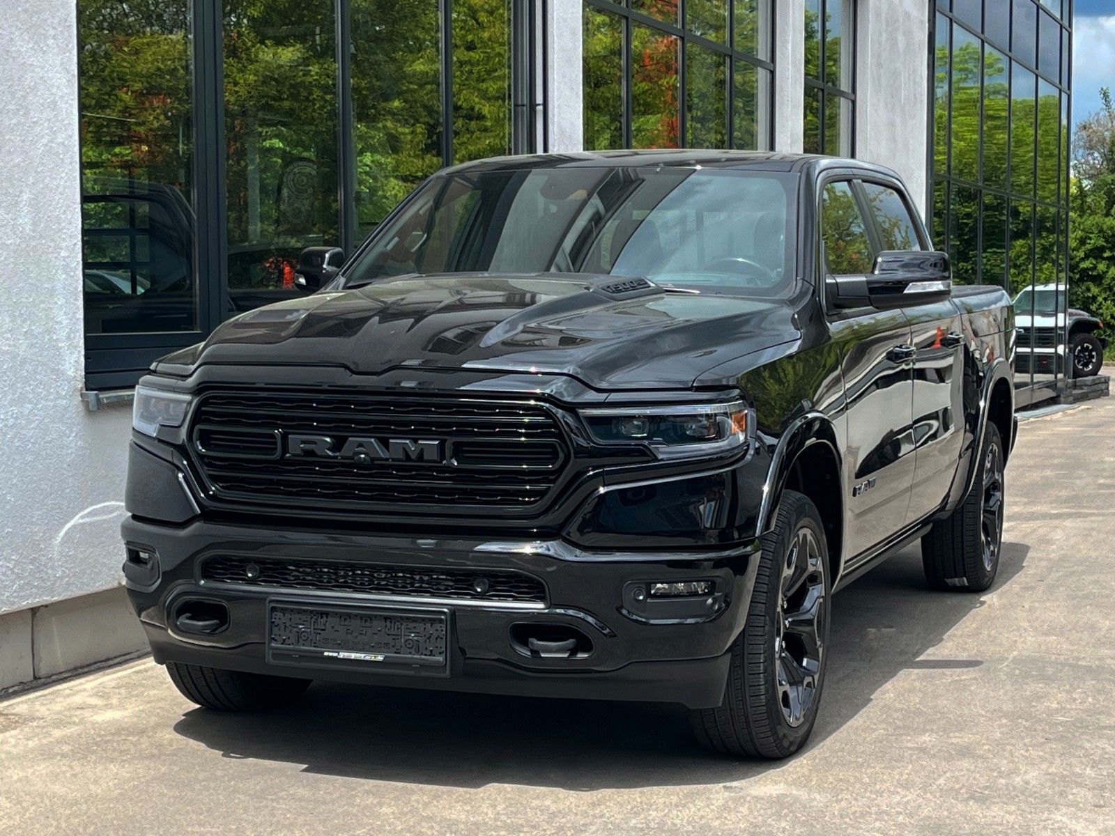 Dodge RAM 1500 Crew Cab Limited  Night Edition RamBox