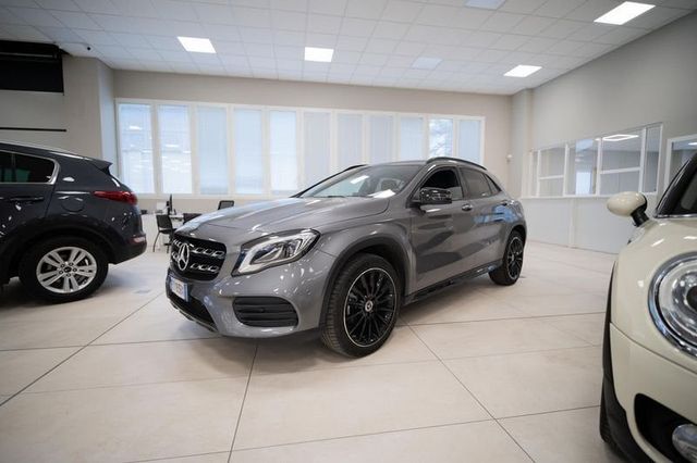 Mercedes-Benz GLA GLA-X156 200 d Premium 4Matic 