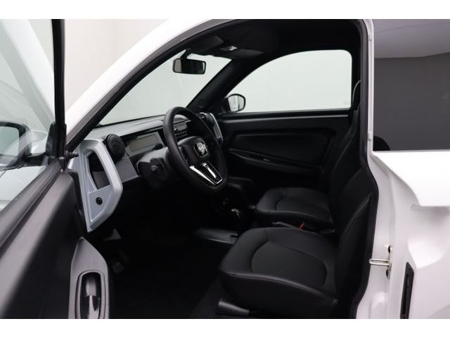 Fahrzeugabbildung Ligier MYLI IDEAL Fahren ab 15 Leasing 199,-Eur.