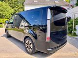 Hyundai STARIA 2.2 CRDi Signature 7-Sitzer Auto 2WD ... - Hyundai STARIA von privat