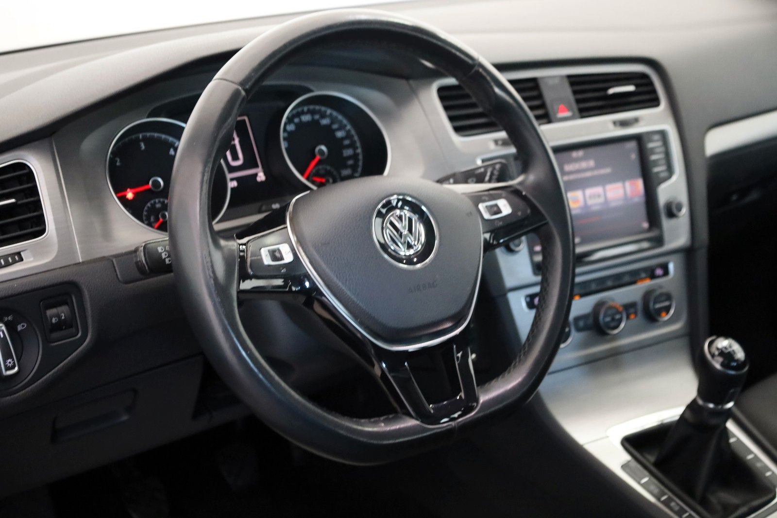 Fahrzeugabbildung Volkswagen Golf VII Variant Comfortline 4M Navi,Panorama,SH