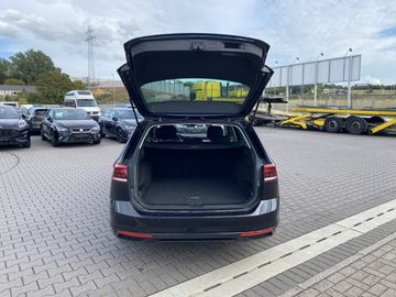 Volkswagen Passat - 11