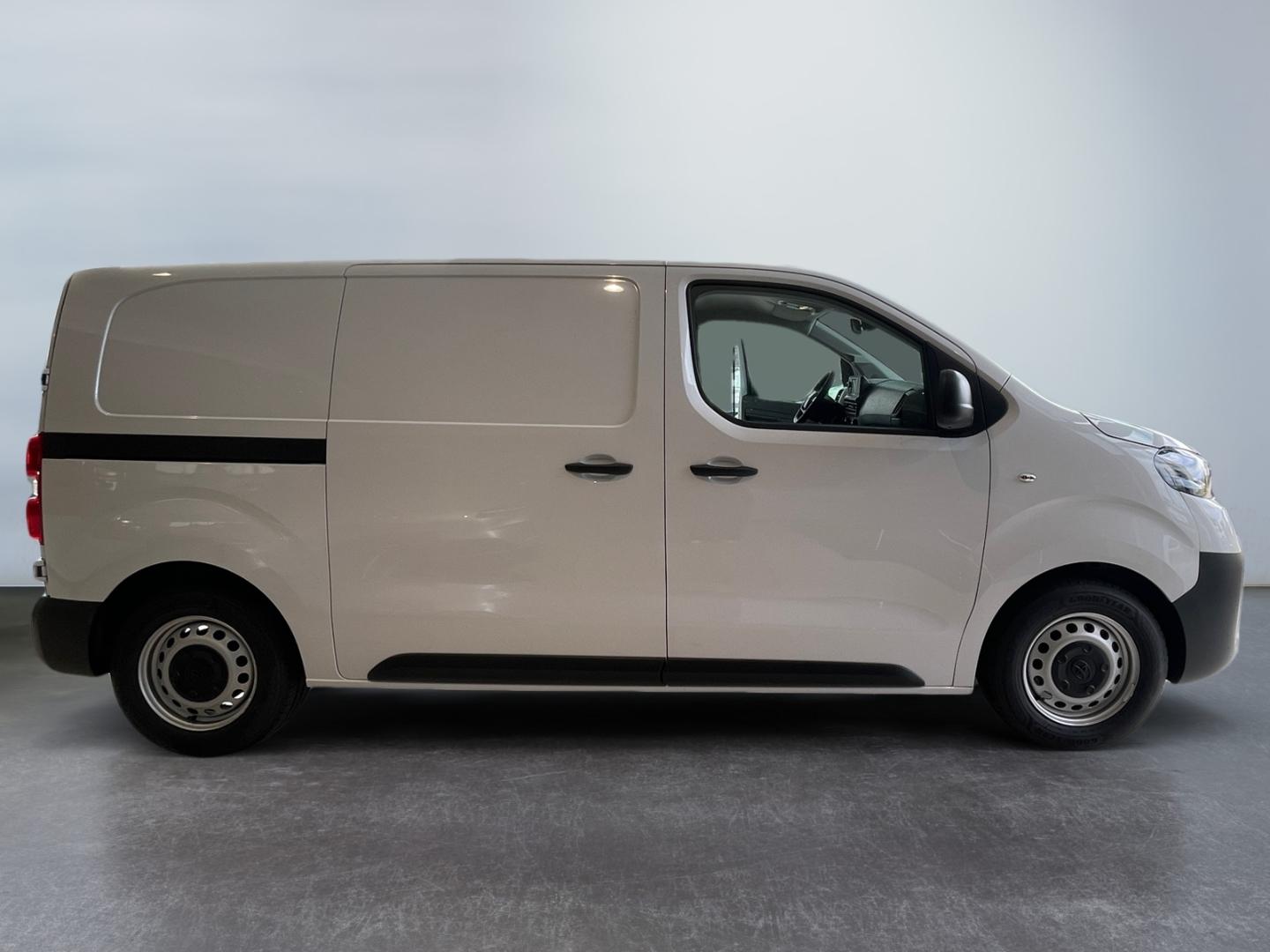 Toyota Proace 1.5L Diesel (120 PS) 2x4 4 Türen L1 Work