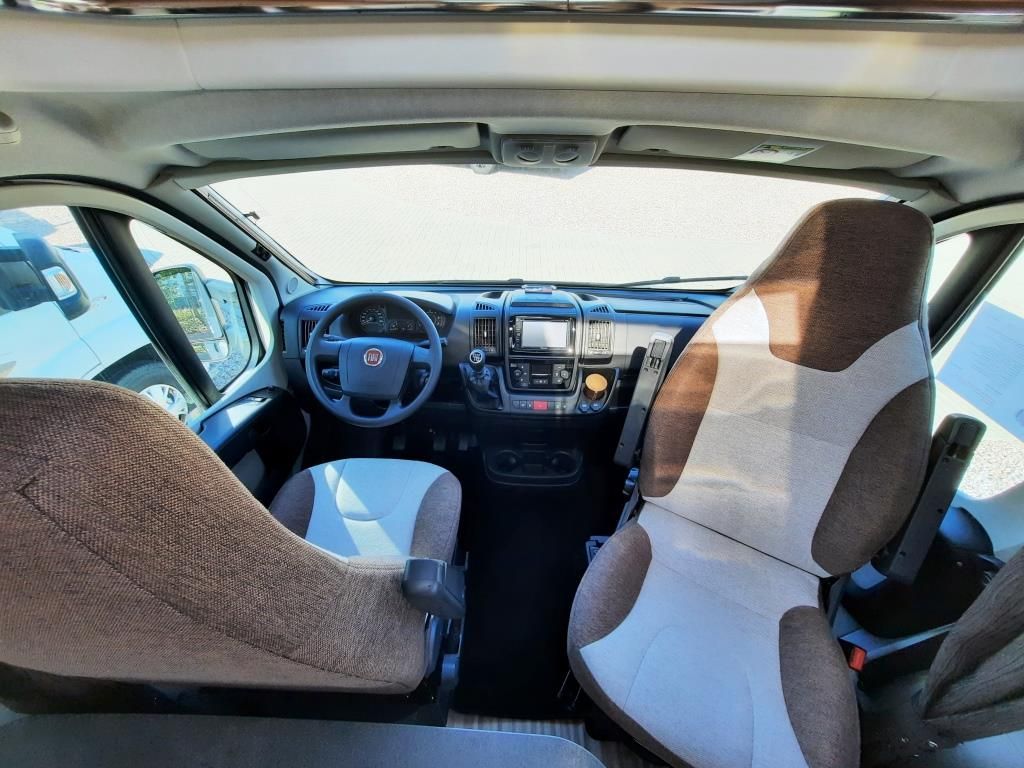 Fahrzeugabbildung Malibu T 410 Markise/Kamera/An Gewerbe