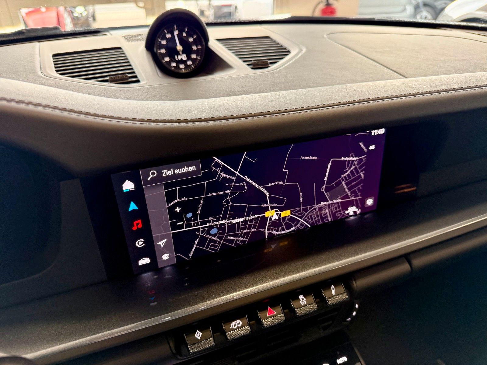 Fahrzeugabbildung Porsche 911 992 Carrera T SportDesign/Glasdach/Keyless