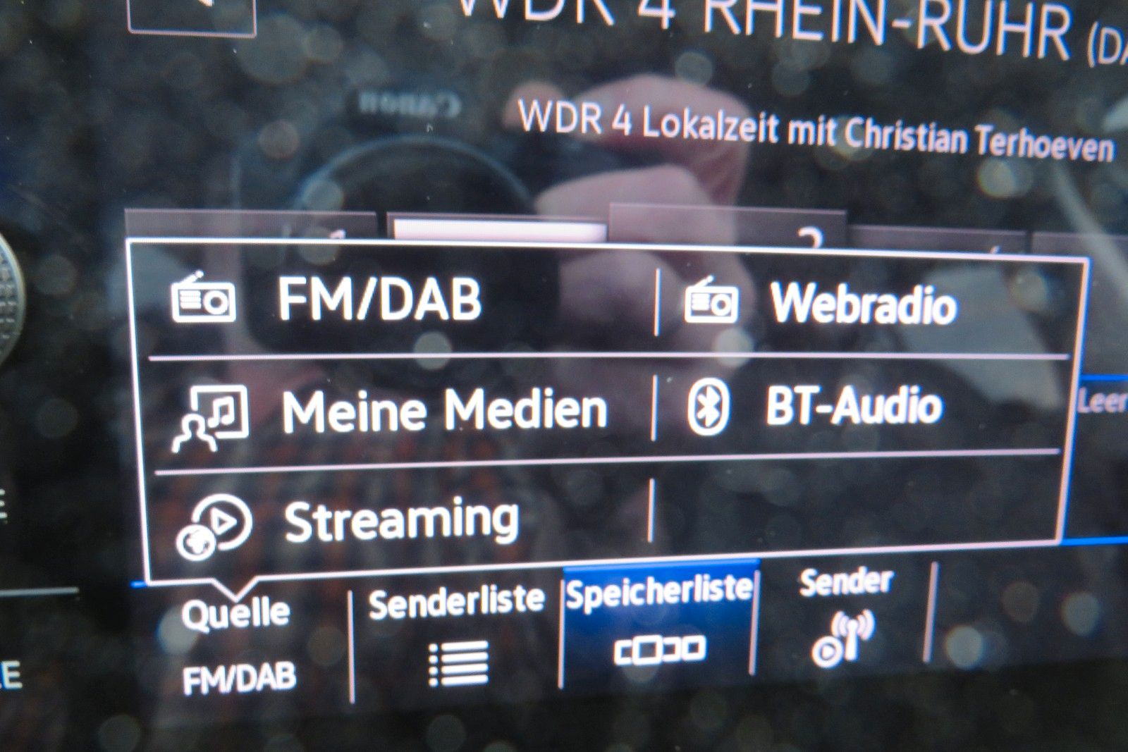 Fahrzeugabbildung Volkswagen T-Roc Style ACC APP MASSAGE SITZH. 17`KAMERA 1.H