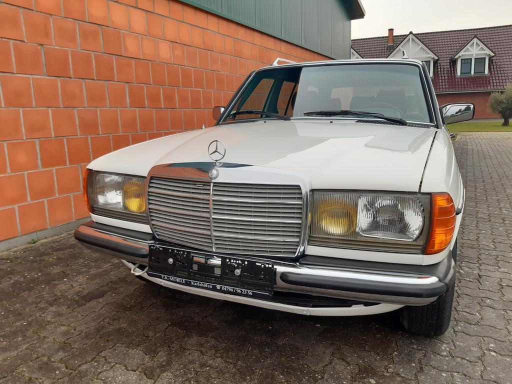 Mercedes-Benz 240