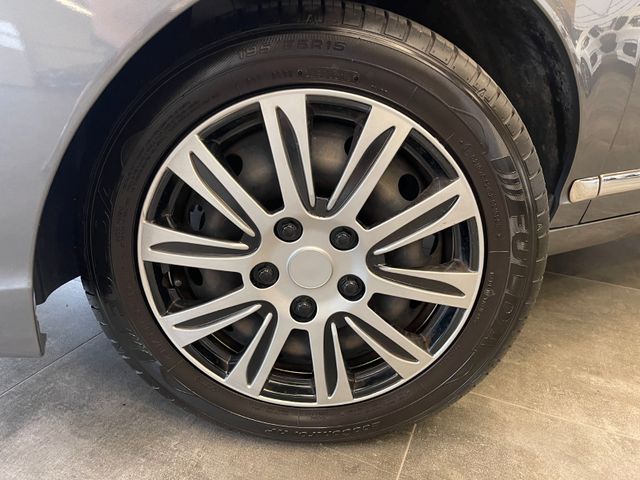 Lancia Ypsilon 1.4 8V Oro *KLIMAAUT.*2.HD*TÜV 062027*