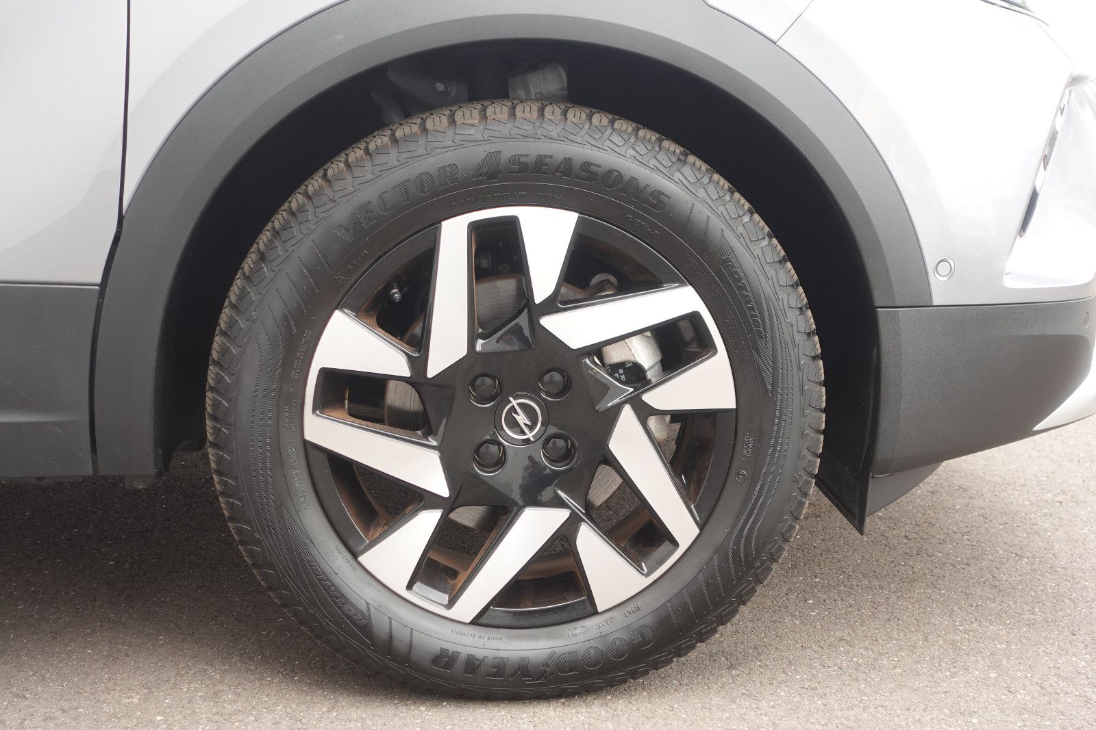 Fahrzeugabbildung Opel Mokka-e Elegance,Navi,Kamera,Sitzhzg,Allwetter