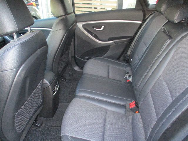 Fahrzeugabbildung Hyundai i30 blue Premium Automatik, Panorama-Dach