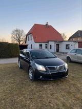 Toyota Avensis Kombi 2.2  D4D Familienkombi - Toyota Avensis aus 2011: Kombi