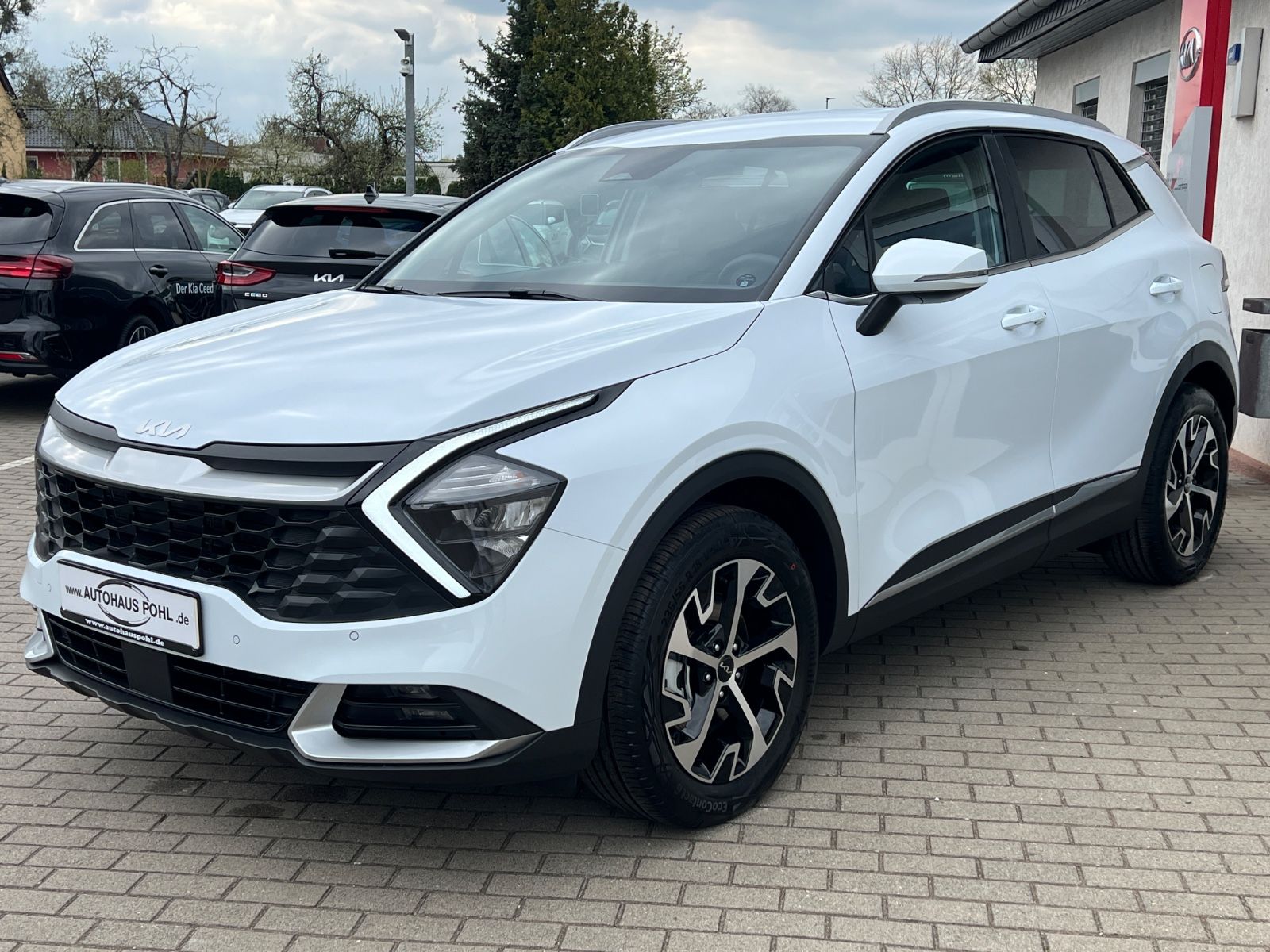 Fahrzeugabbildung Kia SPORTAGE 1.6T 48V 2WD DCT ULTIMATE EDITION