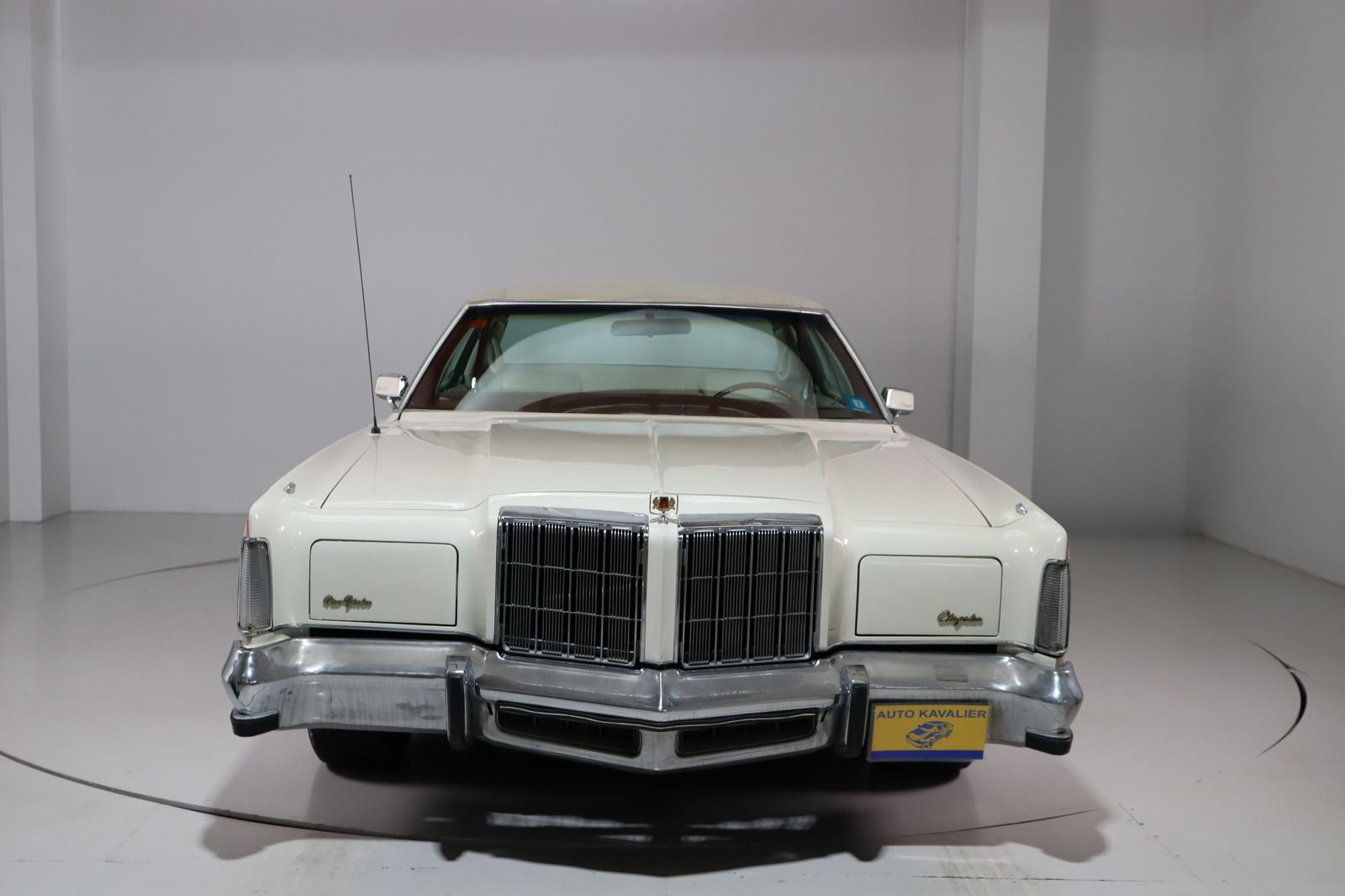 Fahrzeugabbildung Chrysler New Yorker V8 7.2 * Leder * Klima * el. Sitze