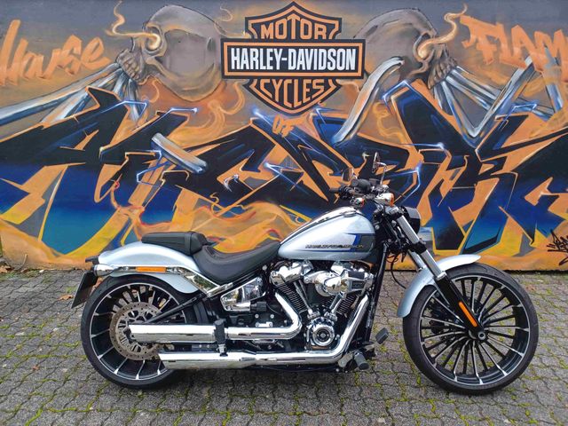 Harley-Davidson FXBRS Breakout 117 mit Jekill & Hyde Auspuff