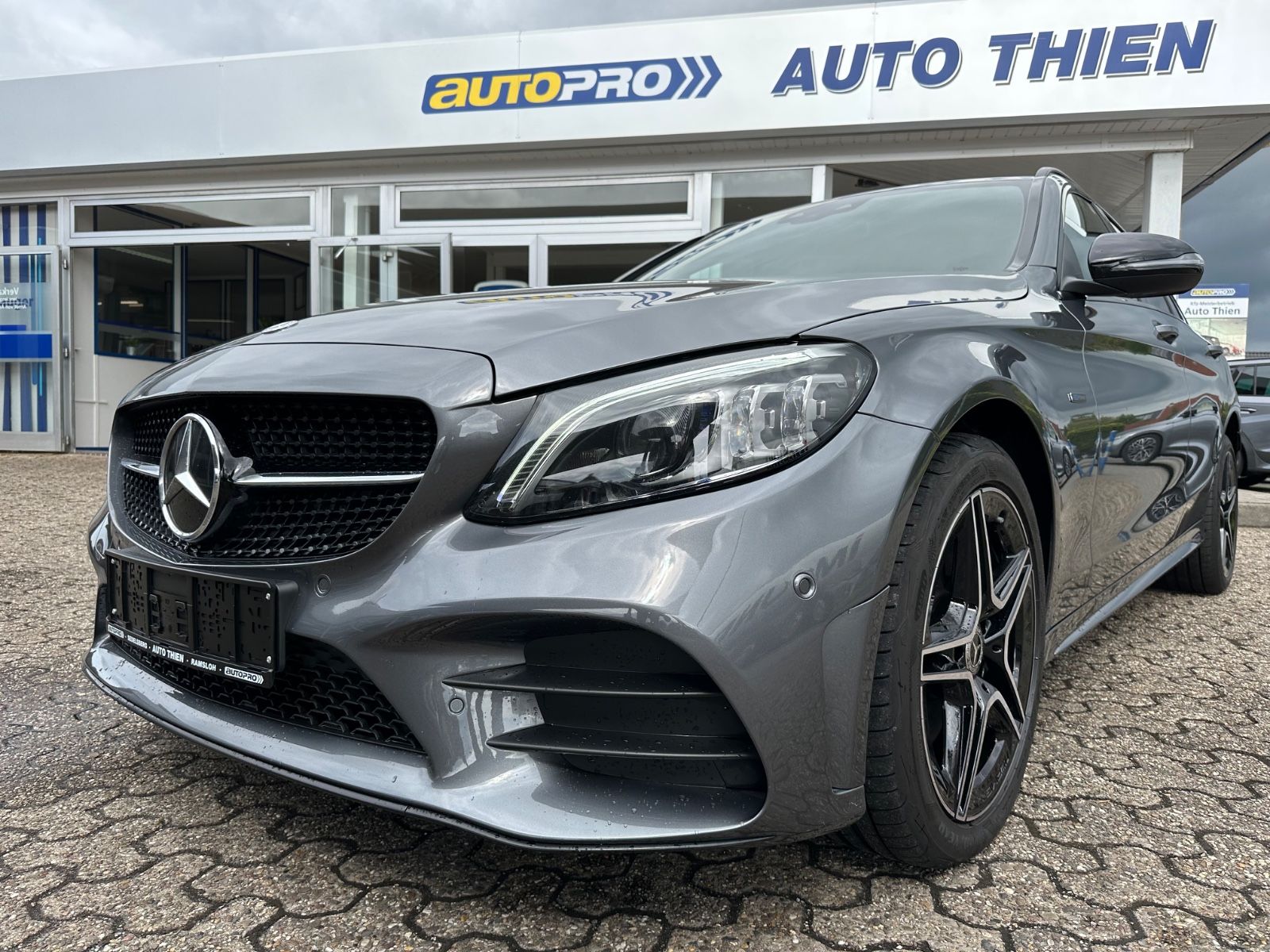 Fahrzeugabbildung Mercedes-Benz C 300 de T-Modell Night Edition AMG AHK/Standhzg