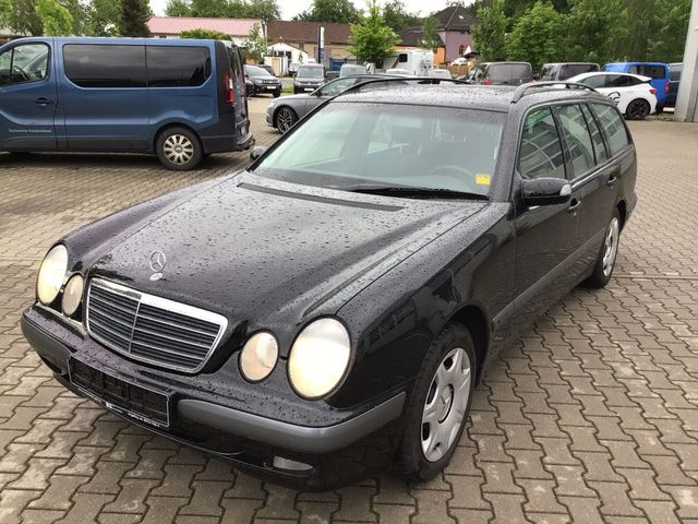 Mercedes-Benz E 280 T Classic 4-Matic