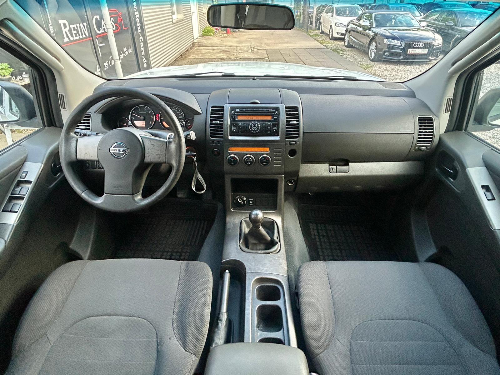 Nissan Pathfinder XE Plus 2.5 dCi 171 ch BVM 4x4 / 7 places / Attelage 3 t / Sièges chauffants / Climatisation auto