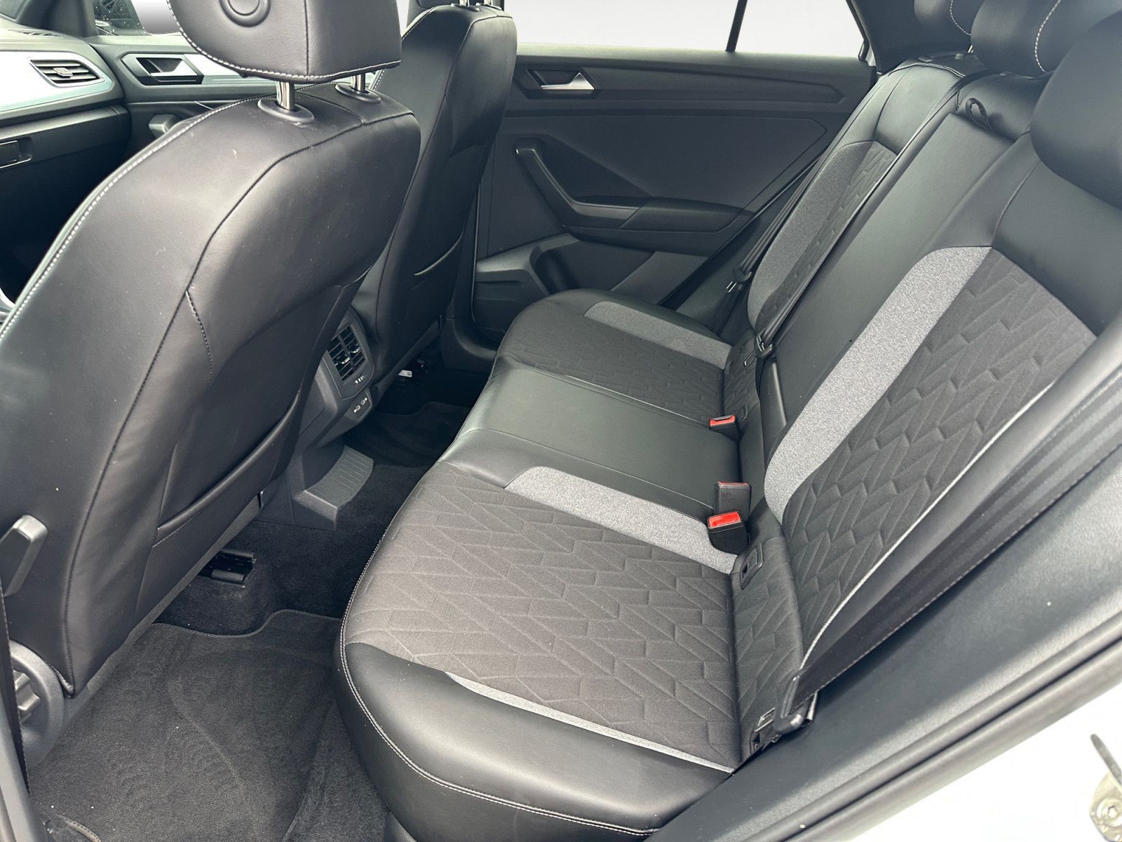 Volkswagen T-Roc - Bild 9