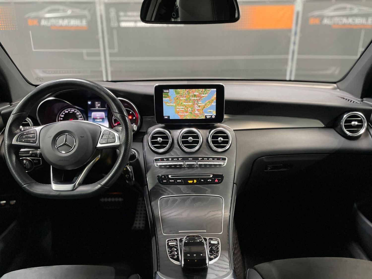 Fahrzeugabbildung Mercedes-Benz GLC 220 d 4M AMG #Distr.#Kamera#LED#Alcantara