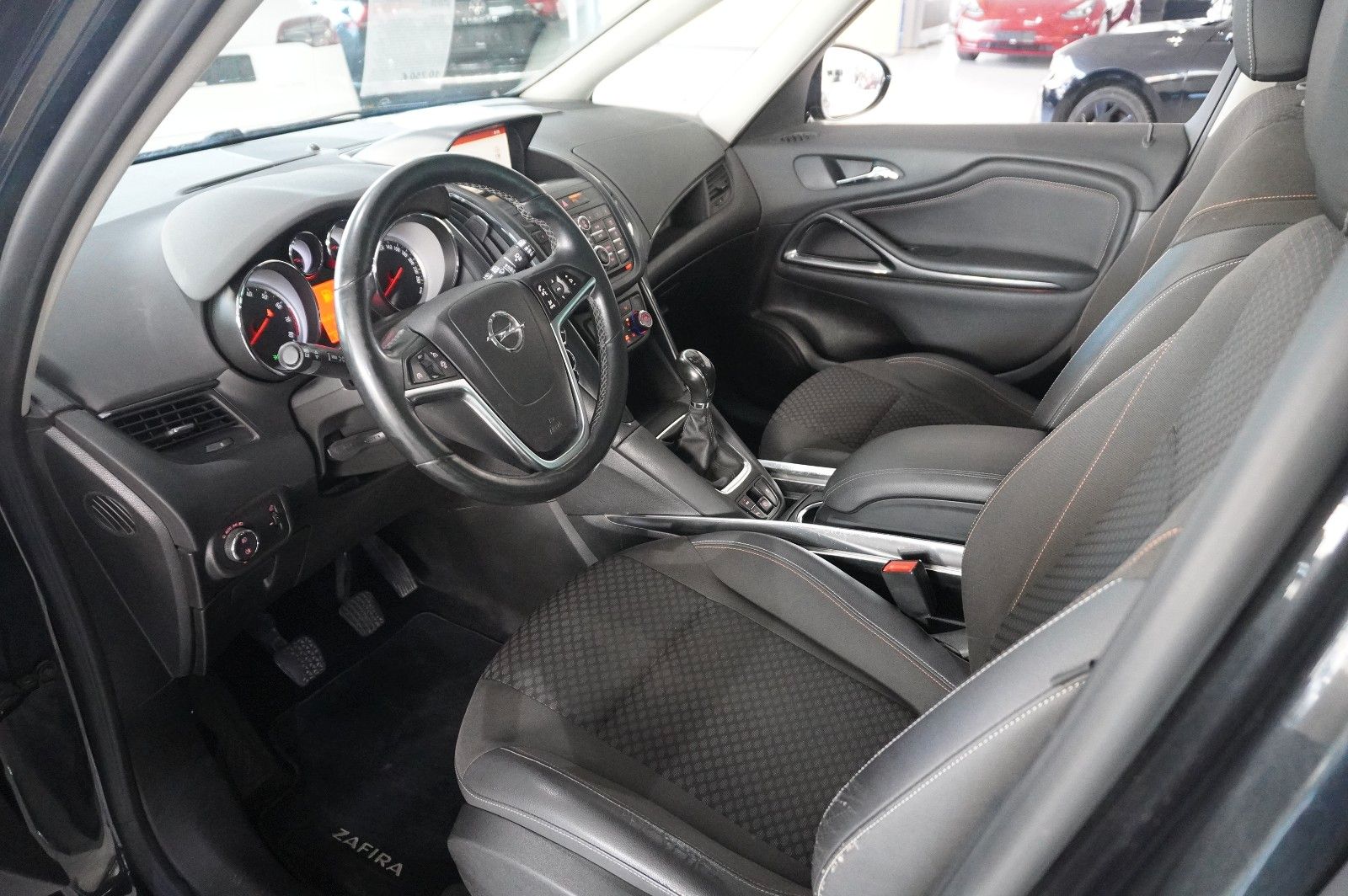 Fahrzeugabbildung Opel Zafira C Tourer 1.6 INNOVATION NAVI/BI-XENON/AHK