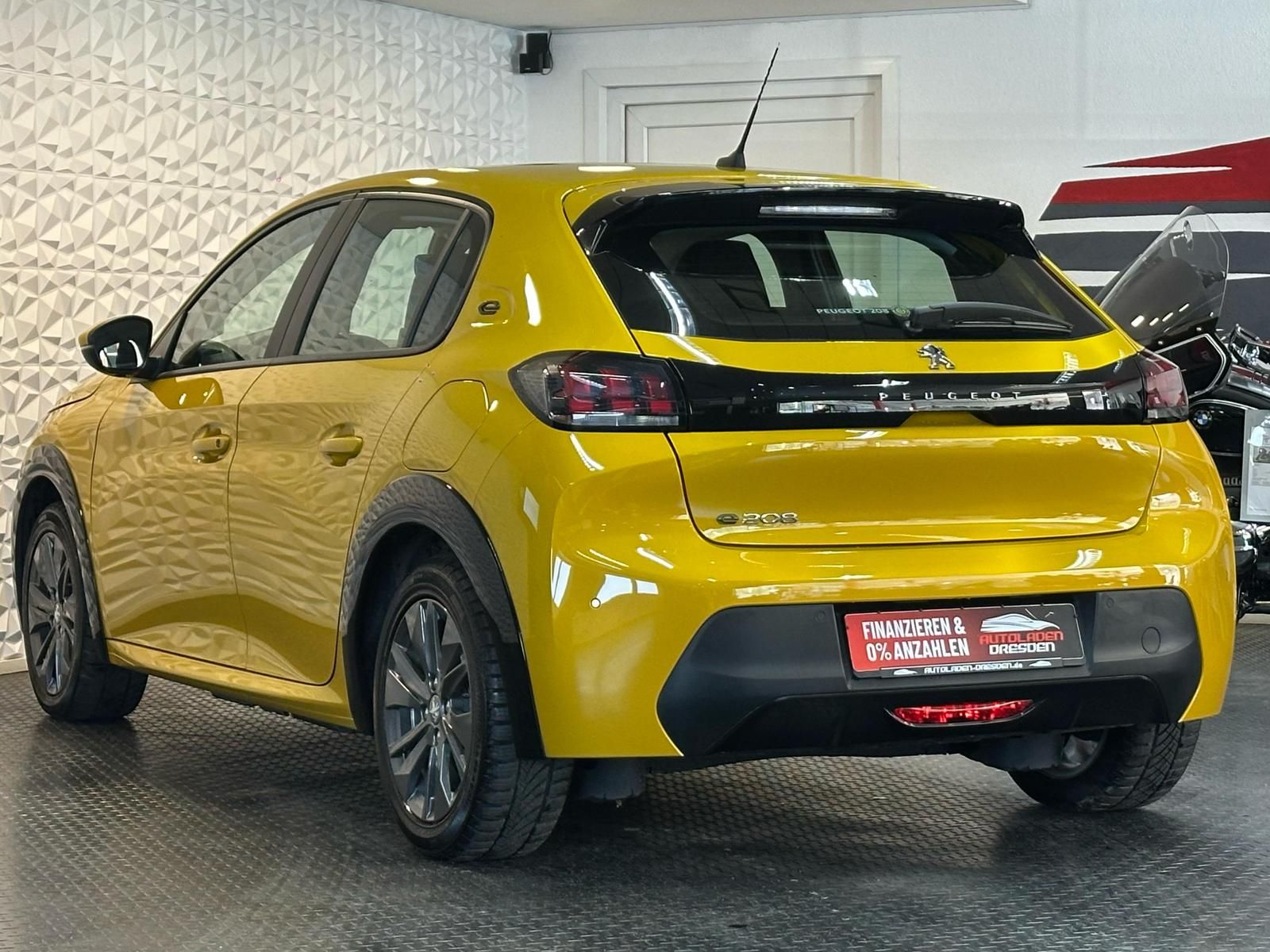 PEUGEOT e-208 Active Pack LED#SPUR#TEMPO#PDC#DAB#KLIMA - Image 5