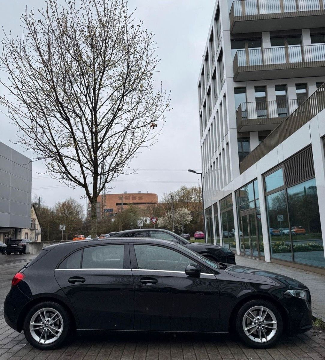 MERCEDES-BENZ Mercedes-Benz A 180
