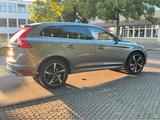 Volvo XC60 R-Design, D5 AWD, 20 Zoll - Volvo XC60 mit Diesel-Antrieb: Alcantara, Panorama-Dach