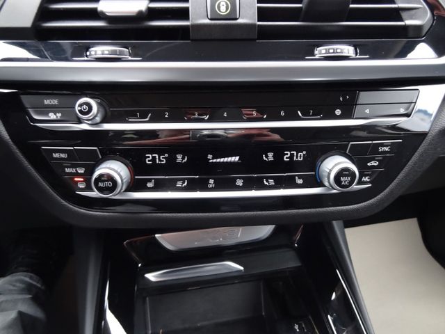 Fahrzeugabbildung BMW X3 xDrive 30d/2.Hd/Virtual/Leder/Navi/AHK/69TKM/