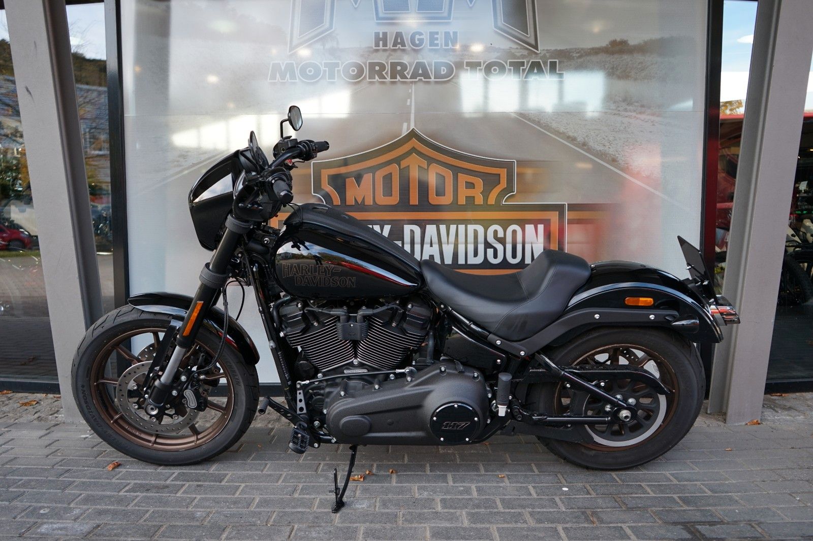 Fahrzeugabbildung Harley-Davidson Low Rider S 117cui Jekill & Hyde