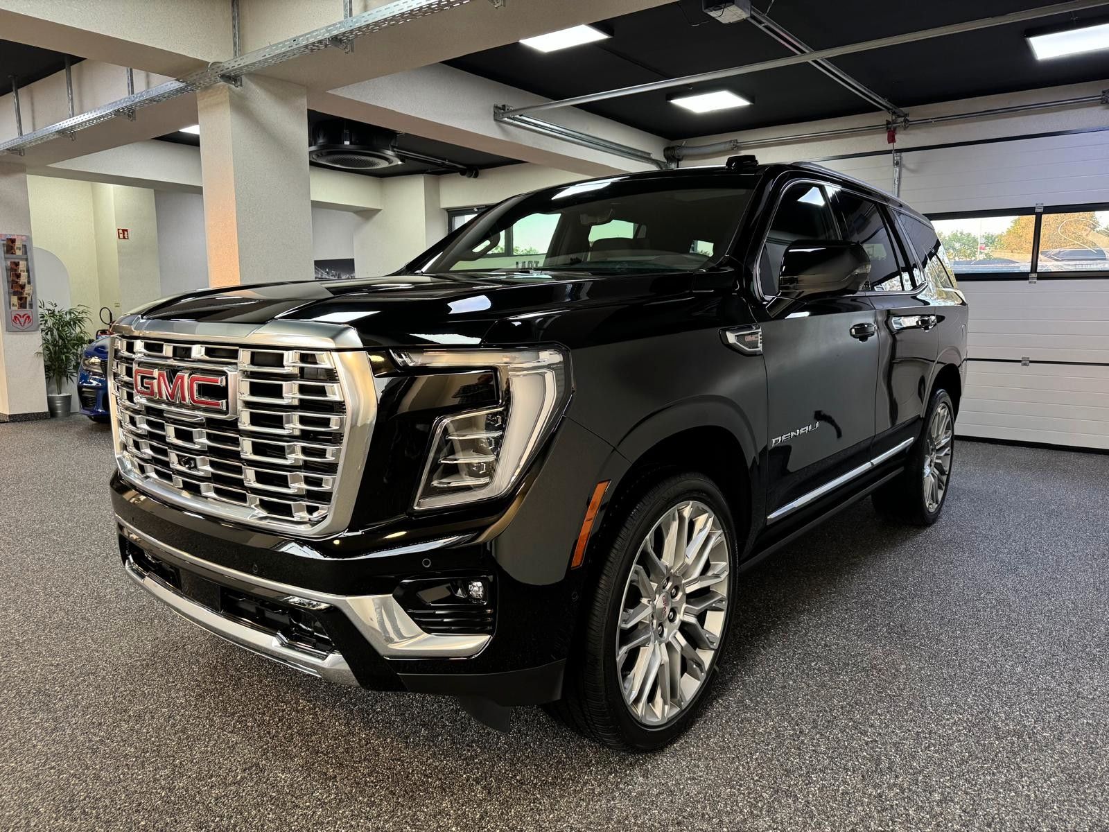 Fahrzeugabbildung GMC YUKON DENALI 2026-24" RÄDER, ENTERTAINMENT