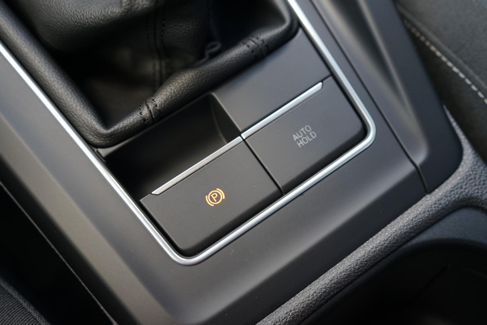 Volkswagen Golf VIII 1.0 Active LED Navi Sitzheizung PDC, миниатюра 18
