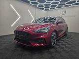 Ford Focus Lim. ST-Line, Top Ausstattung, gepflegtes - Ford Focus: Rot