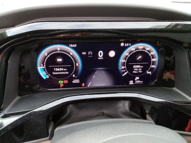 T7 Multivan Life 2.0 TDI DSG PANO STANDHZG NAVI