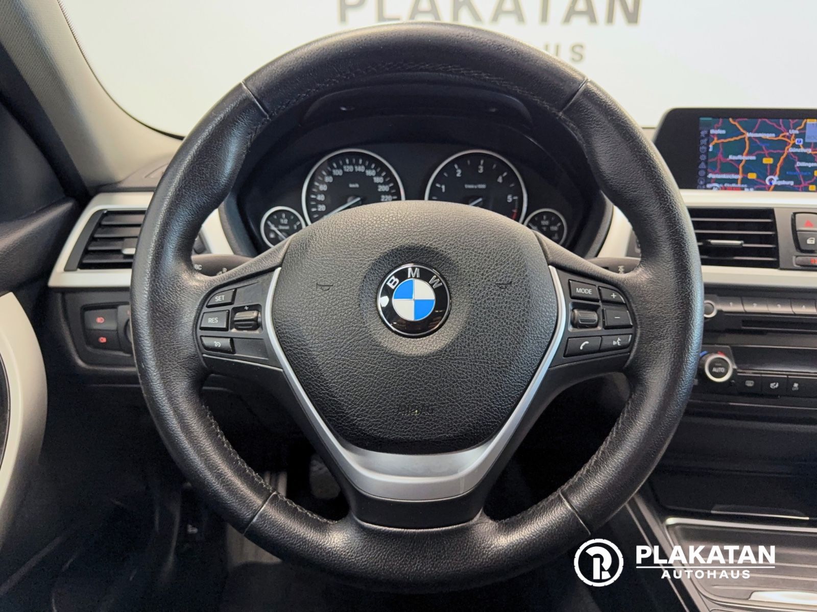 Fahrzeugabbildung BMW 318d Touring Leder Navi Bi-Xenon