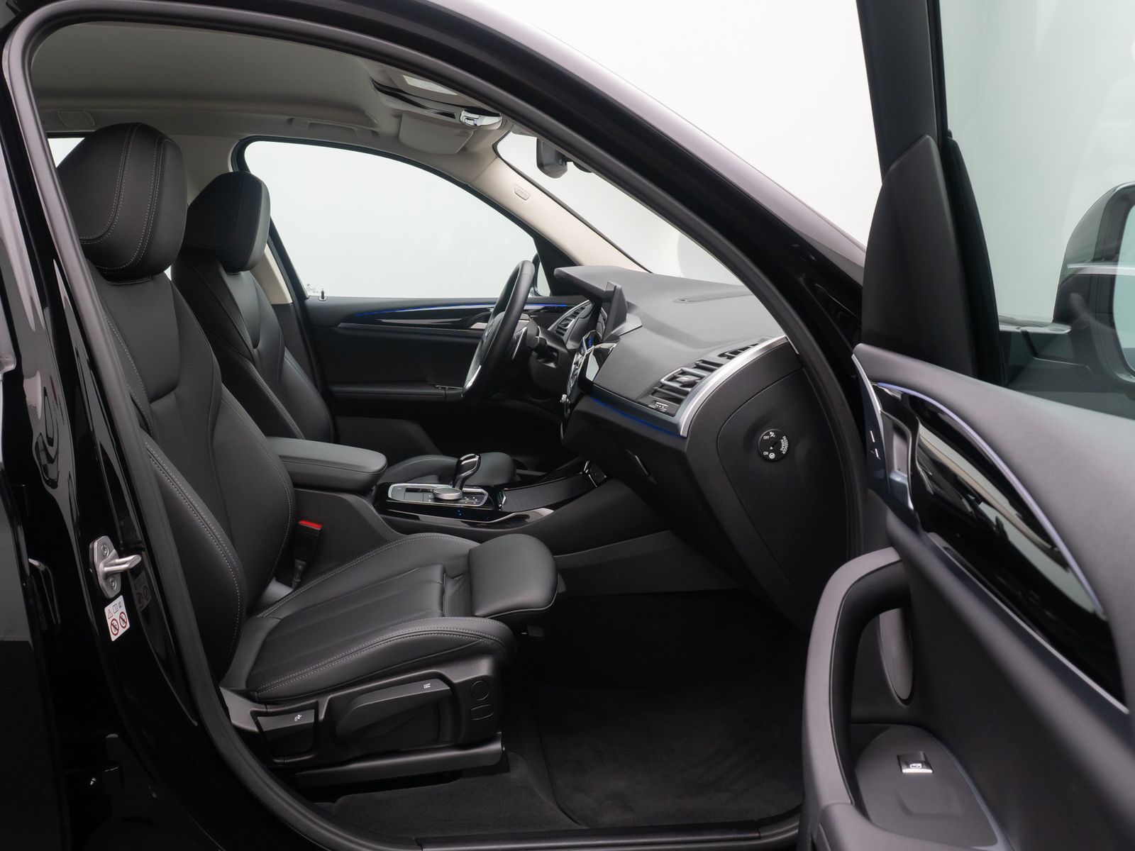 Fahrzeugabbildung BMW X3 xD20d Leder AHK Kamera DAB Sportsitz 18Zoll