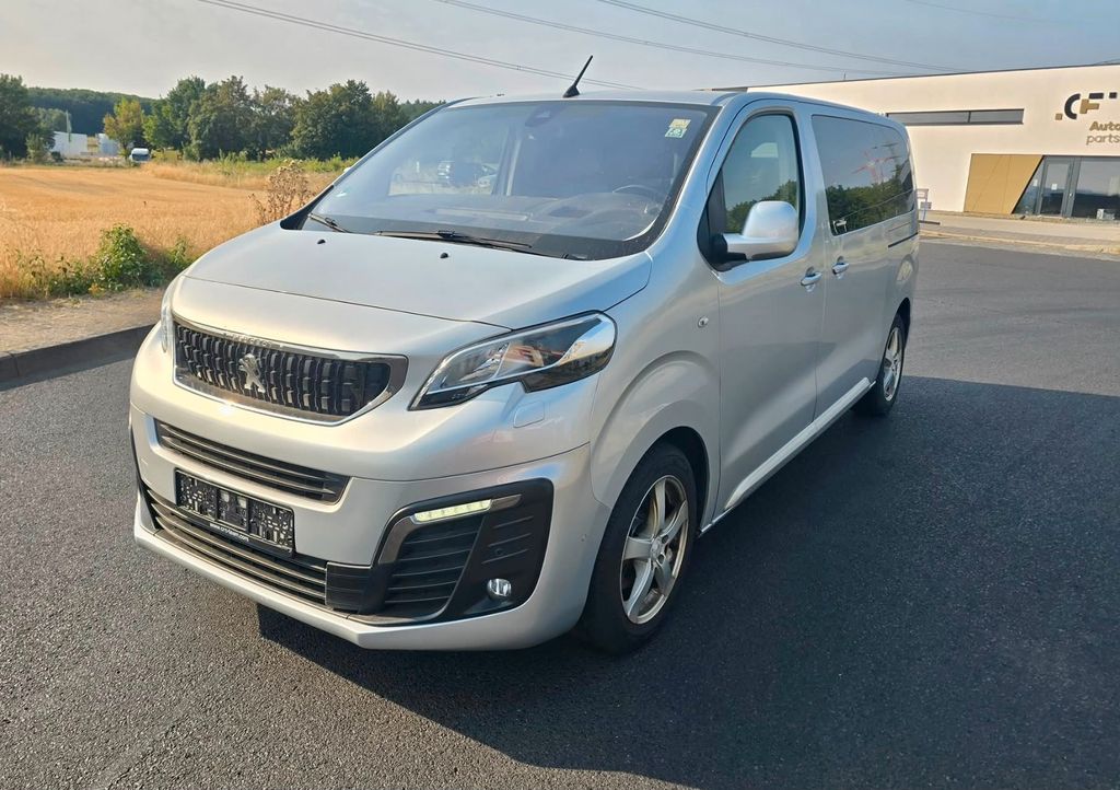 Image of Peugeot Traveller