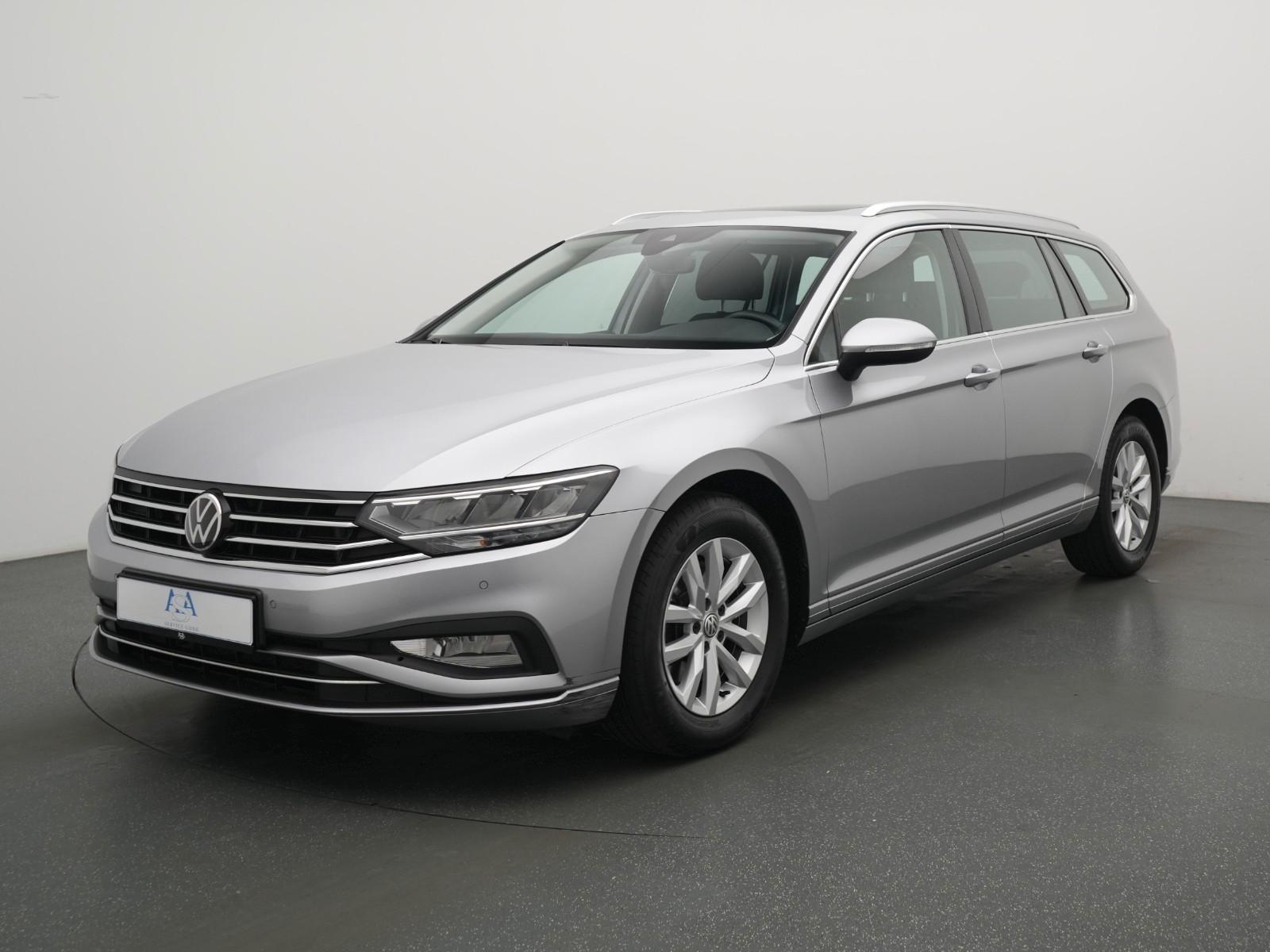 Volkswagen Passat Variant Business DSG PANO+RFKAM+CARPLAY