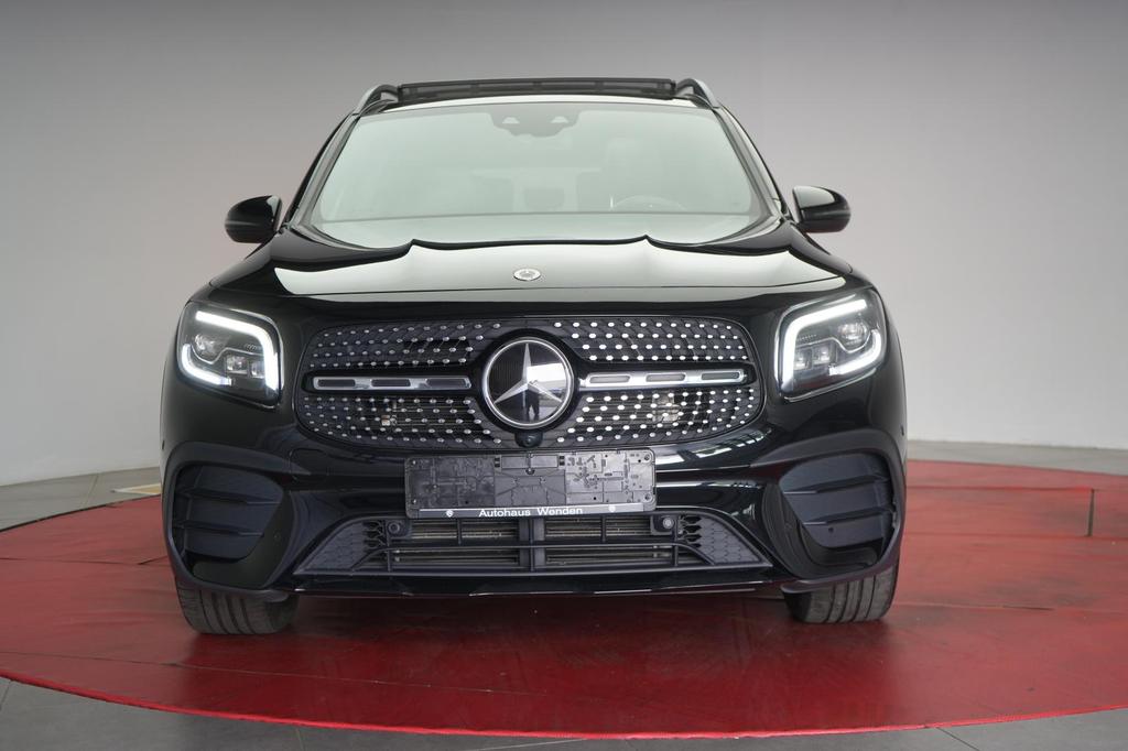 Mercedes-Benz GLB 220