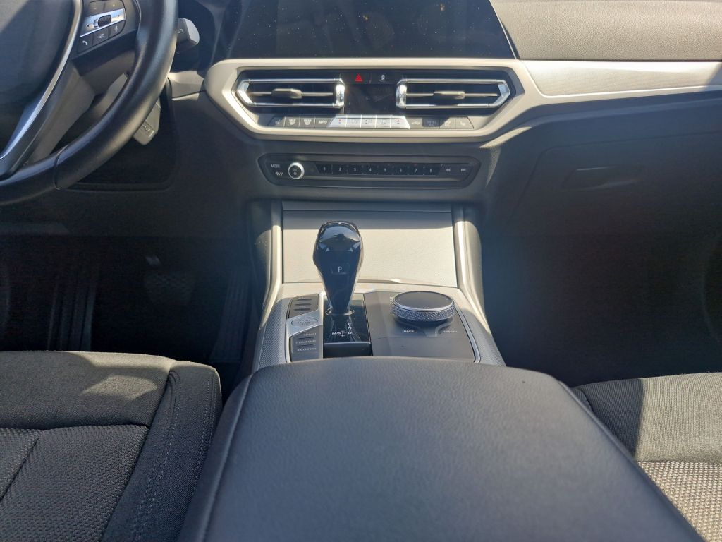 BMW 318i Touring Aut. Advantage *CarPlay* foto 16