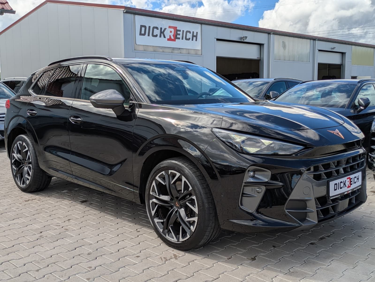 Fahrzeugabbildung CUPRA Terramar 2.0 TSI 4D VZ HUD*MATRIX*PANO*DCC*20"