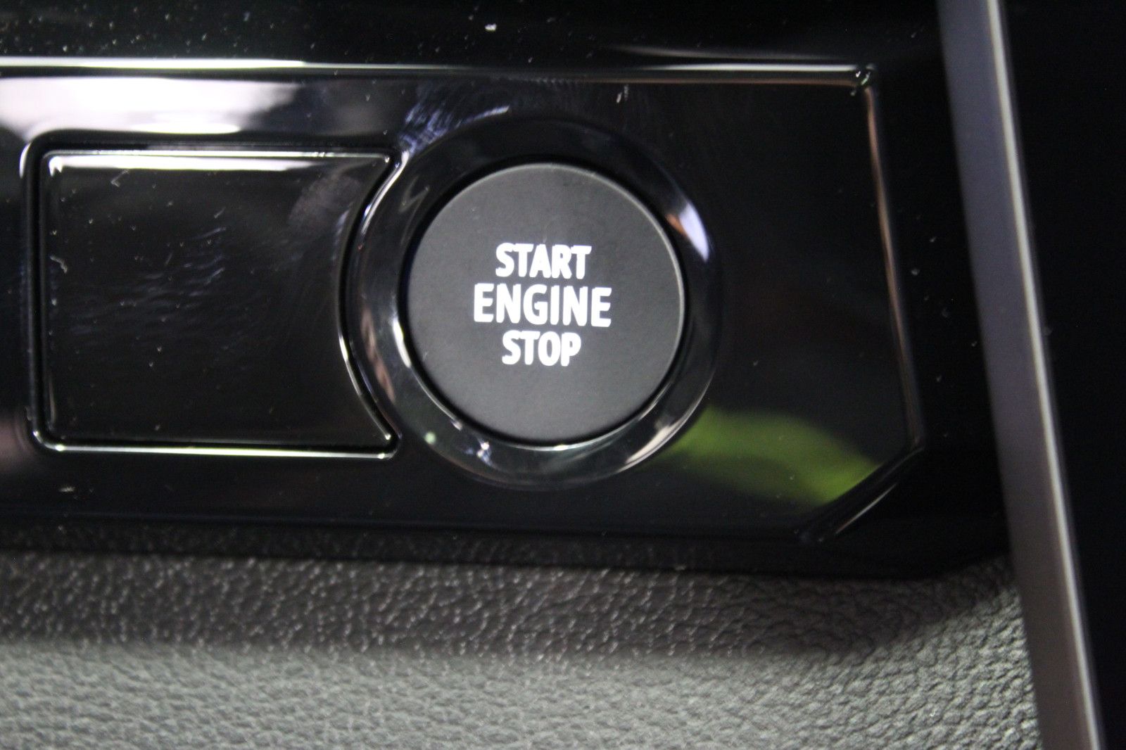 Fahrzeugabbildung Renault Espace E-Tech Full Hybrid 200 Esprit Alpine 7Sit