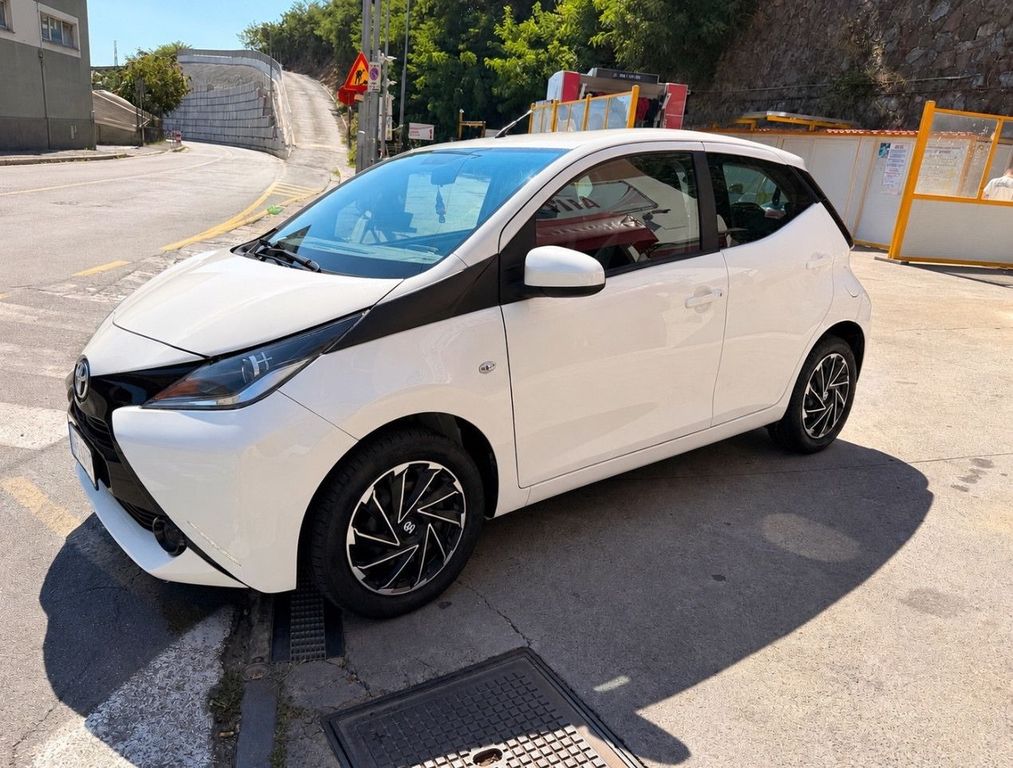 Image of Toyota Aygo (X)