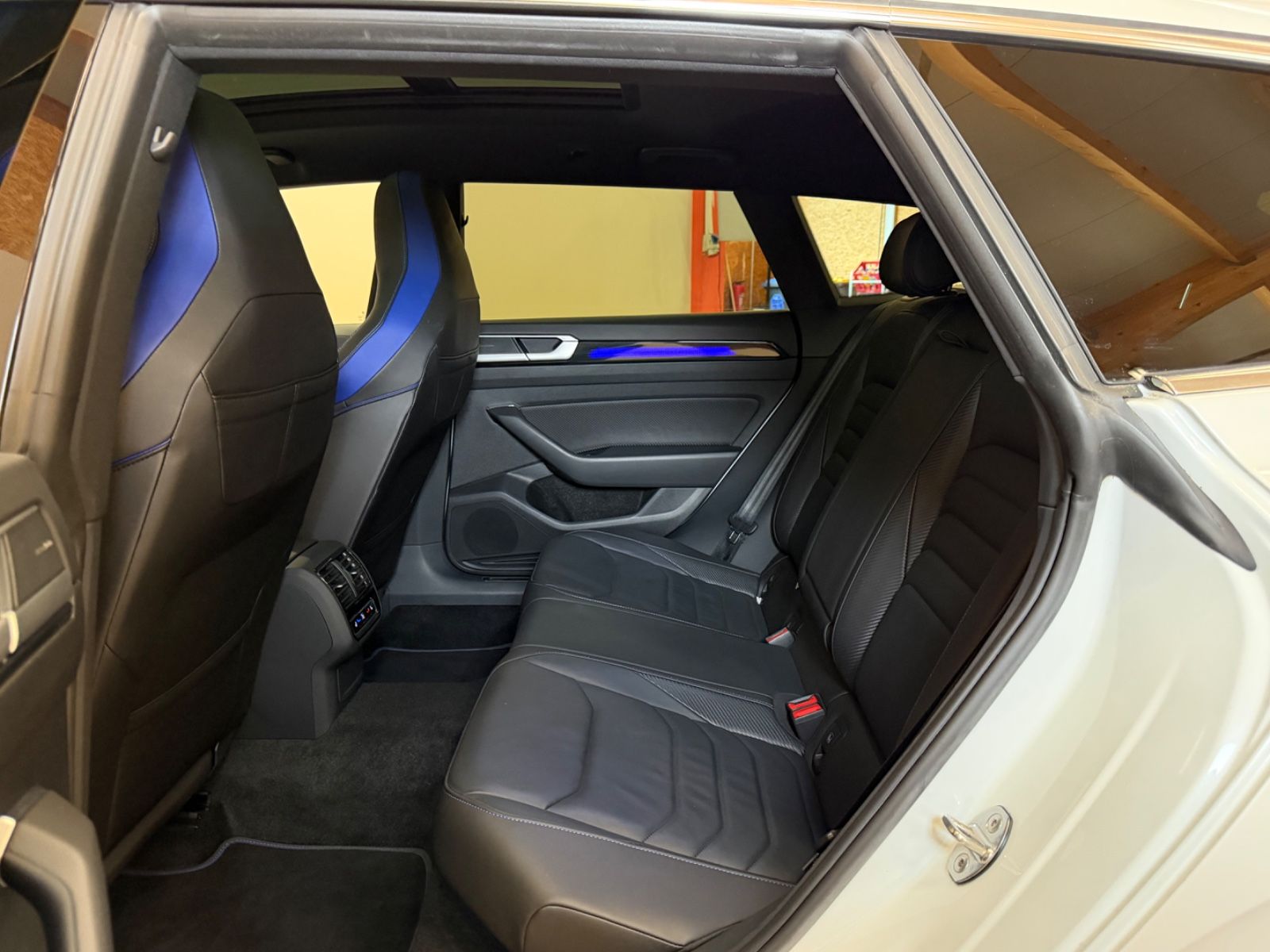 Volkswagen Arteon SB R 4Motion/PANO/AHK/IQ-Light/HUD/R-KAM foto 17