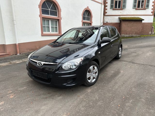 Hyundai i30 1.4 5-Türer / Klima / Allwetter / TÜV