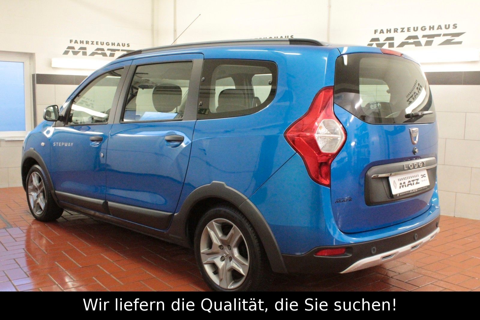 Fahrzeugabbildung Dacia Lodgy SCe 100 Stepway*7-Sitzer*Navi*