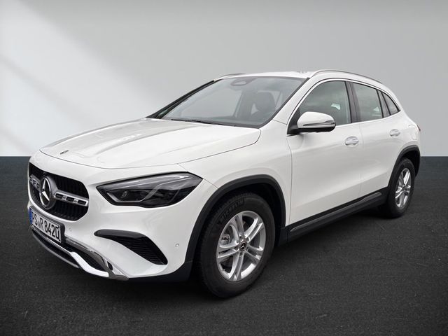 Mercedes-Benz GLA 180 MULTIBEAM+360°+KEYLESS+DISTRONIC+EASYPAC